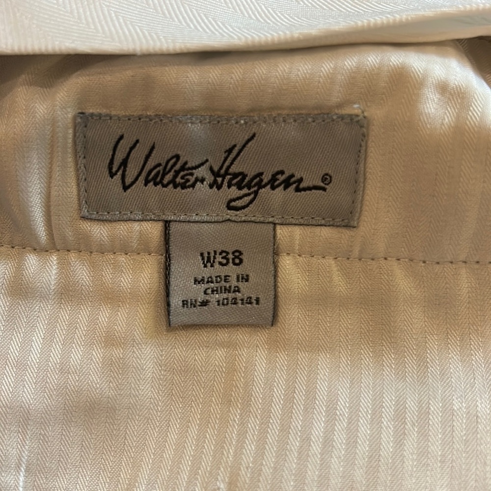 Walter Hagen Mens Performance Golf tan Shorts. Size W 38